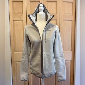 Patagonia Women's Light Gray Jacket